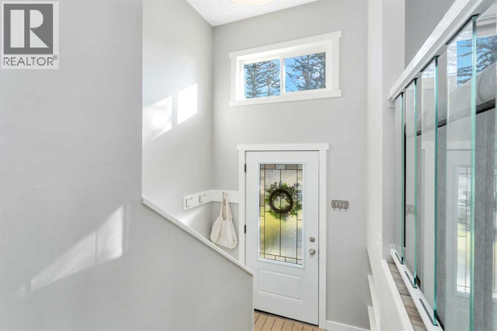 4534 46 Street Property Photo 5