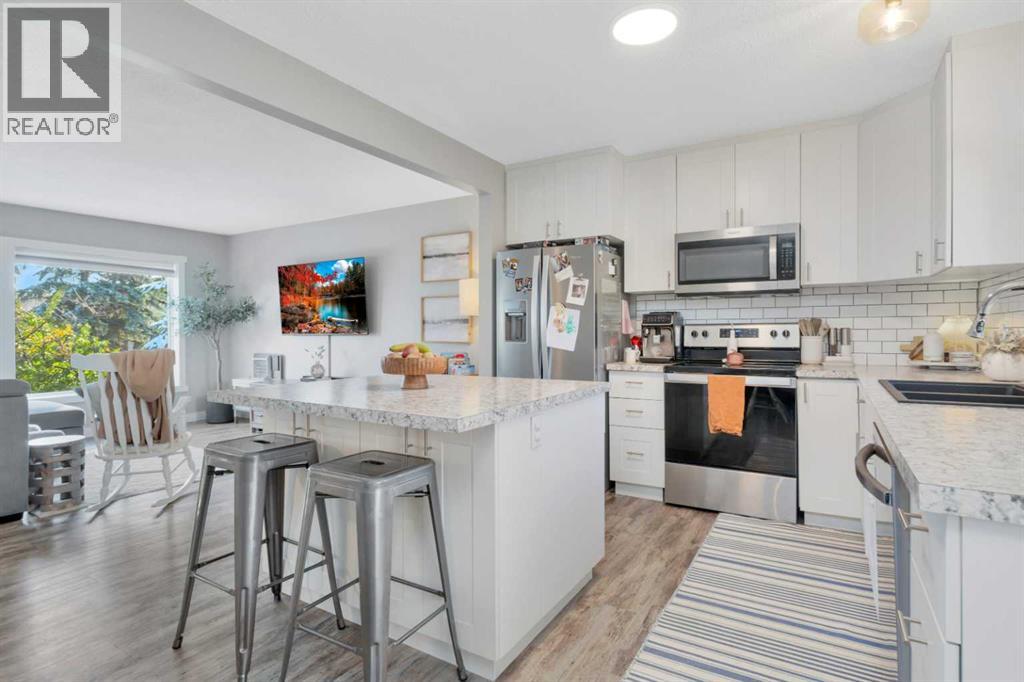 4534 46 Street Property Photo 10