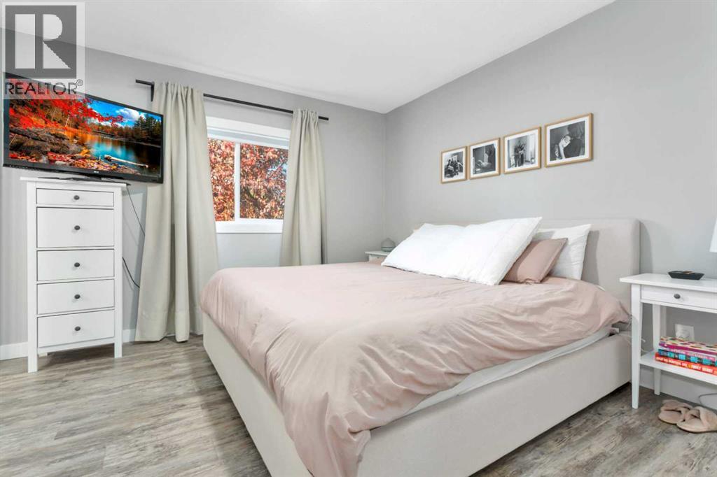 4534 46 Street Property Photo 16