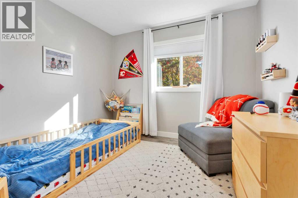 4534 46 Street Property Photo 20