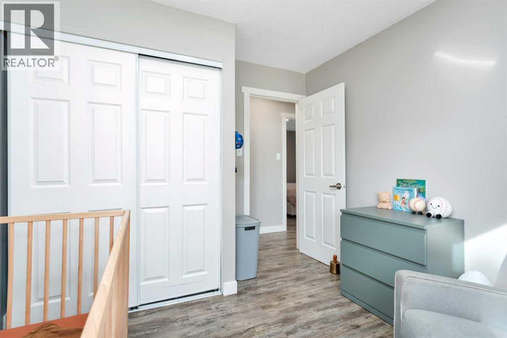 4534 46 Street Property Photo 24