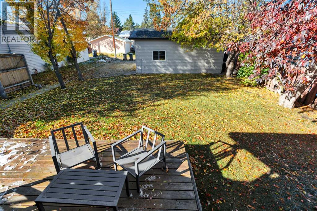 4534 46 Street Property Photo 37