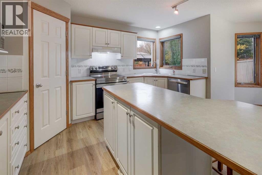 63 Sierra Madre Crescent Sw Property Photo 7