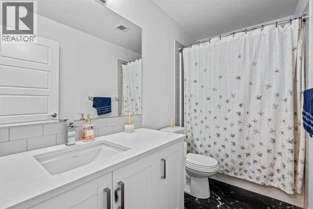 220 Seton Grove Southeast Property Photo 5