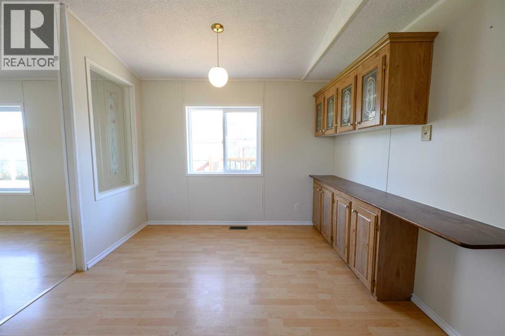 10017 100 Avenue Property Photo 4