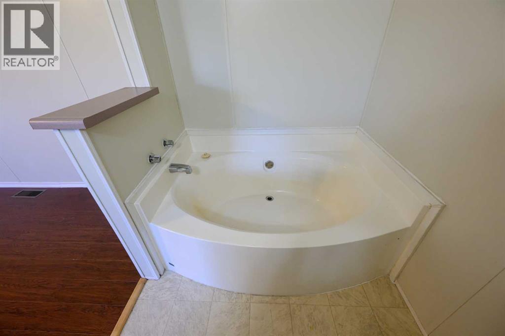 10017 100 Avenue Property Photo 20