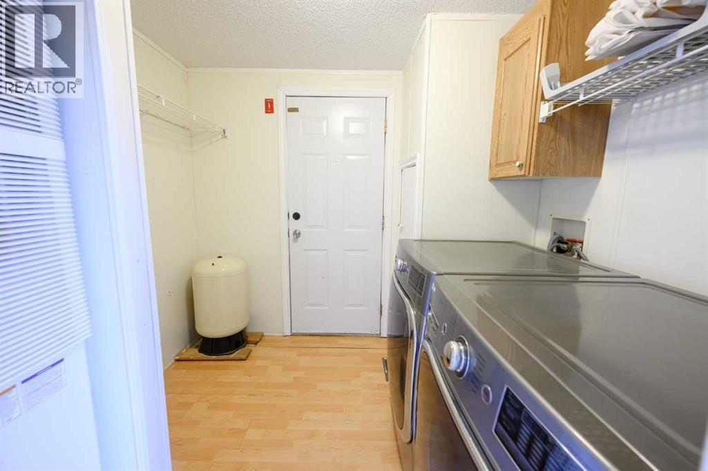 10017 100 Avenue Property Photo 22