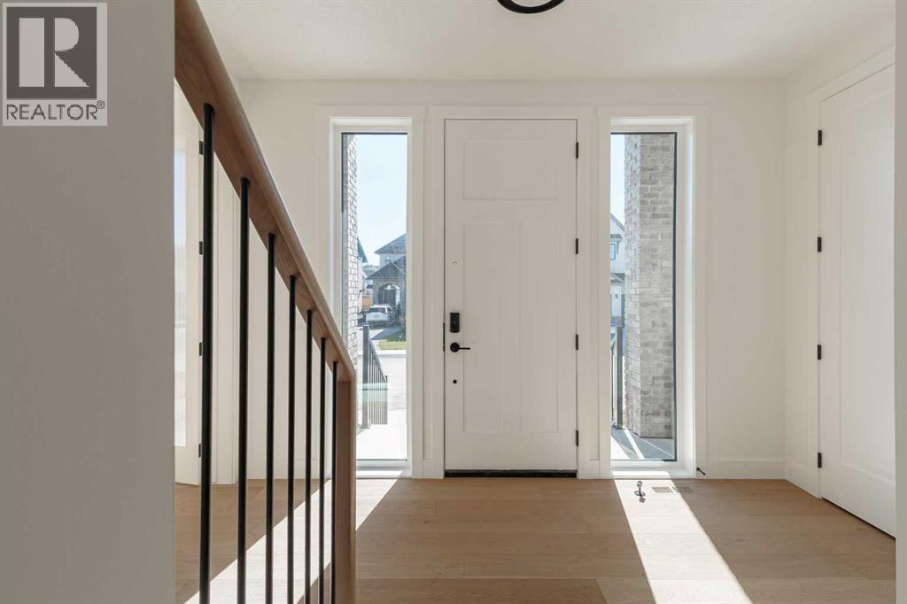 119 Greenwich Heath Nw Property Photo 3