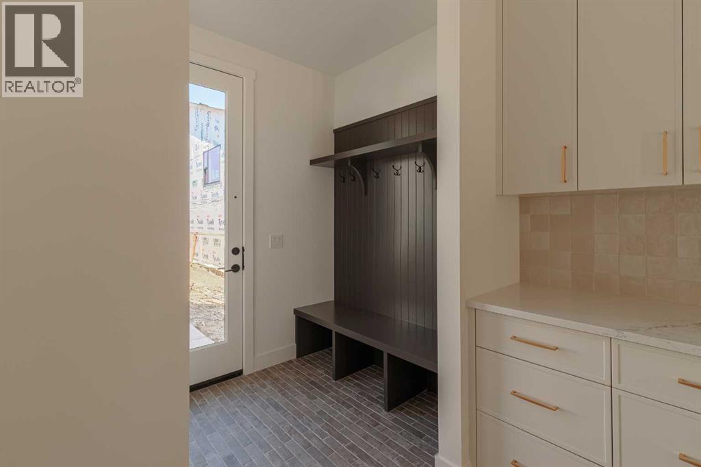 119 Greenwich Heath Nw Property Photo 16