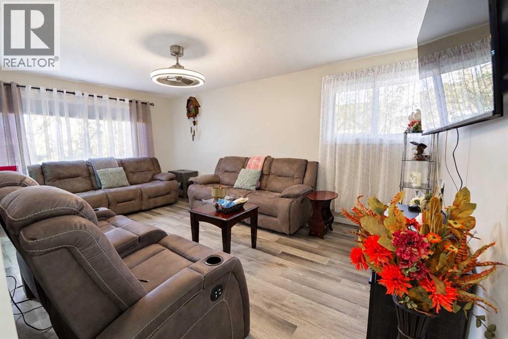 1619 21 Street Property Photo 5