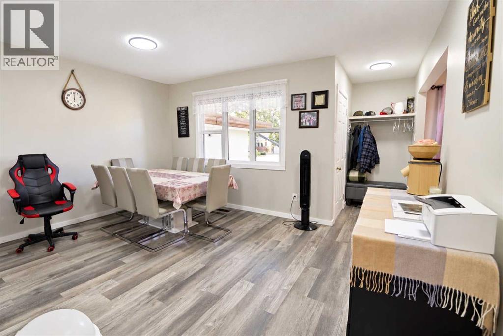 1619 21 Street Property Photo 6