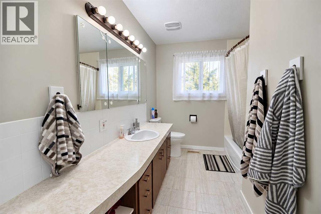 1619 21 Street Property Photo 13