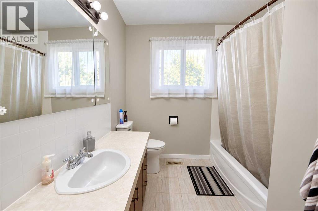 1619 21 Street Property Photo 14