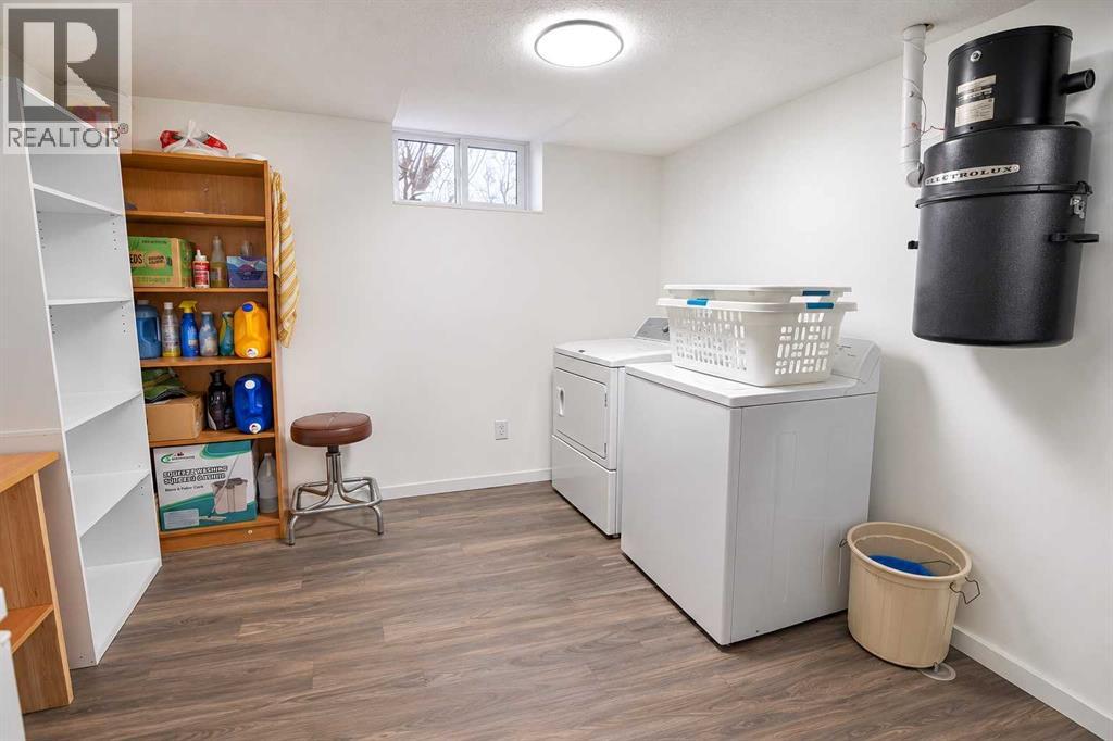 1619 21 Street Property Photo 26