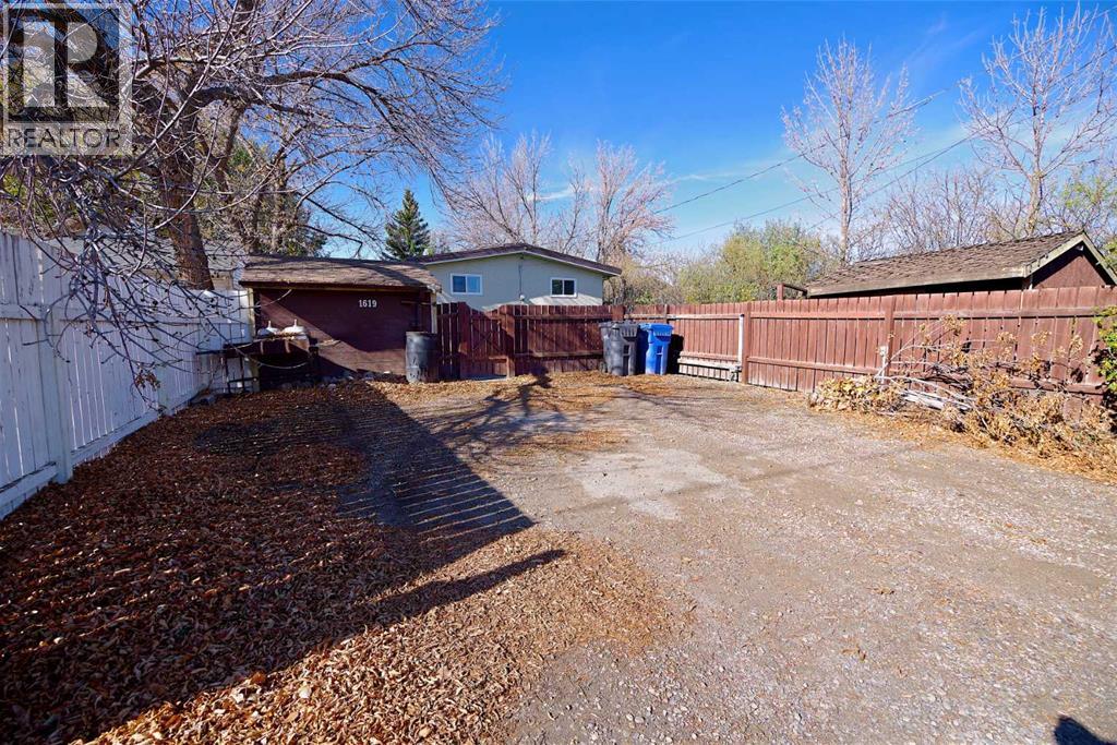 1619 21 Street Property Photo 38