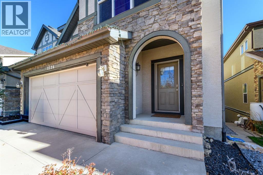 1536 93 Street Sw Property Photo 2