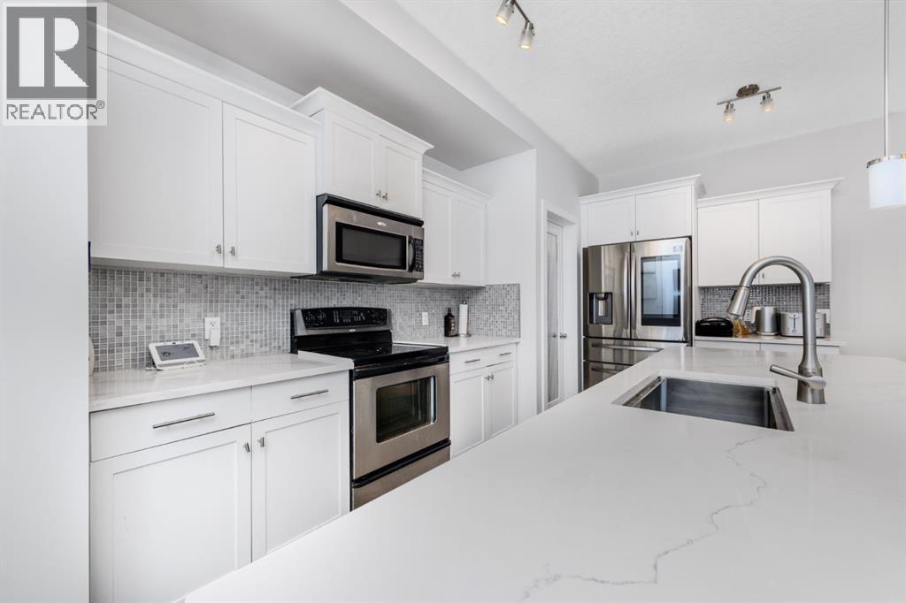 1536 93 Street Sw Property Photo 5