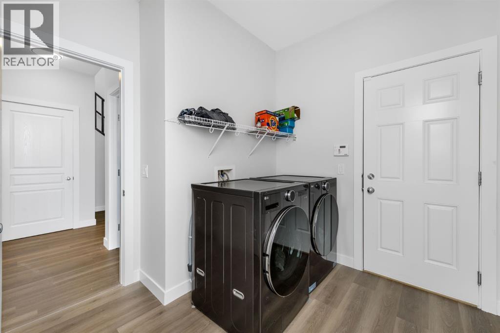 1536 93 Street Sw Property Photo 10