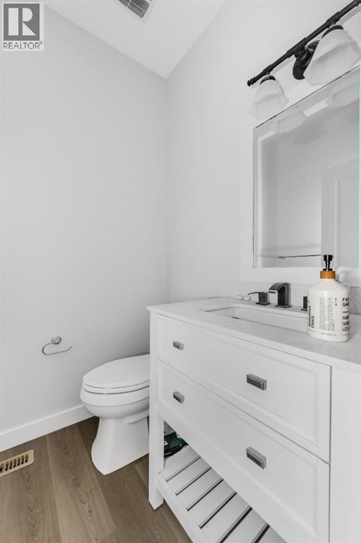 1536 93 Street Sw Property Photo 11