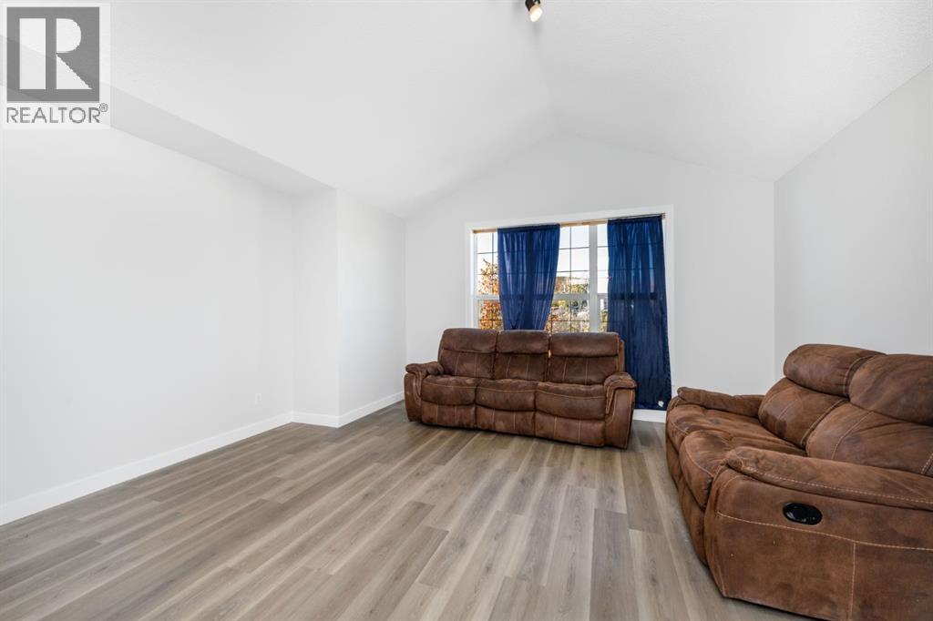 1536 93 Street Sw Property Photo 15