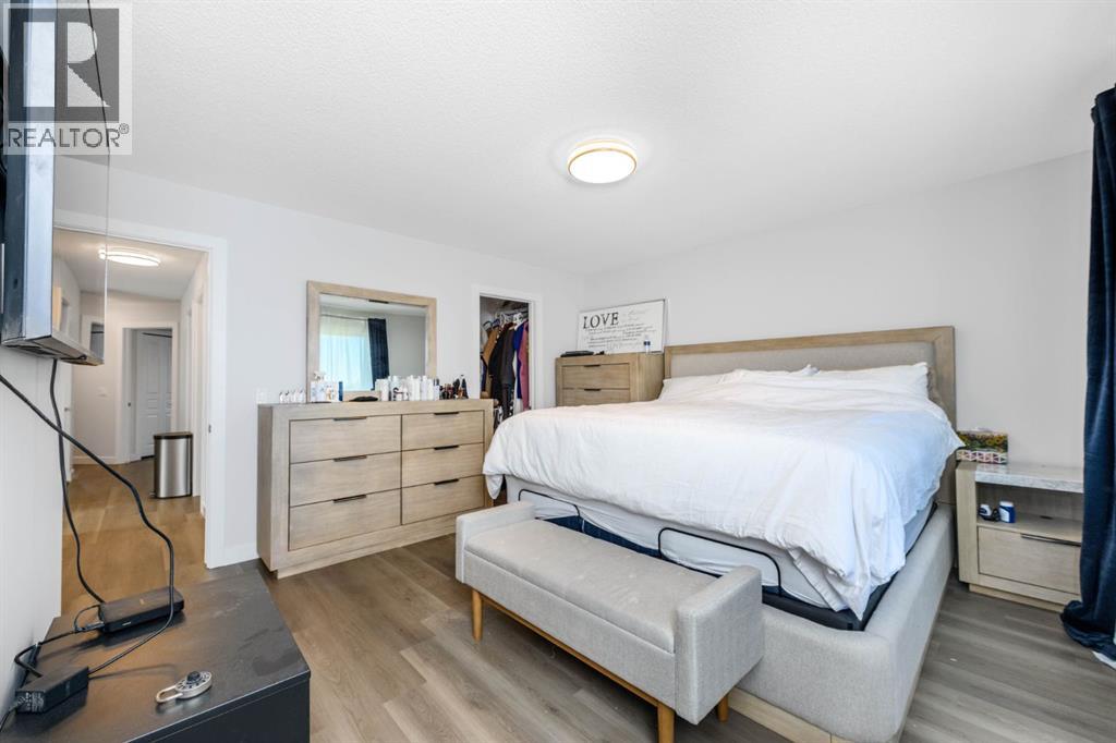1536 93 Street Sw Property Photo 17