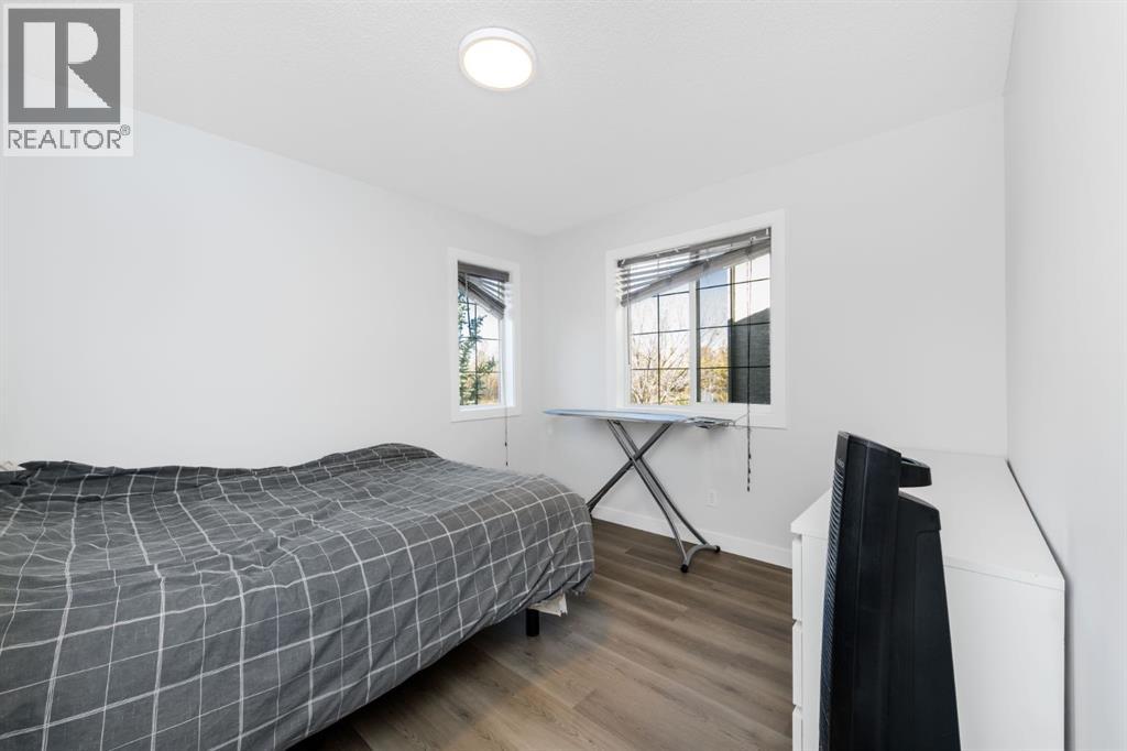 1536 93 Street Sw Property Photo 25