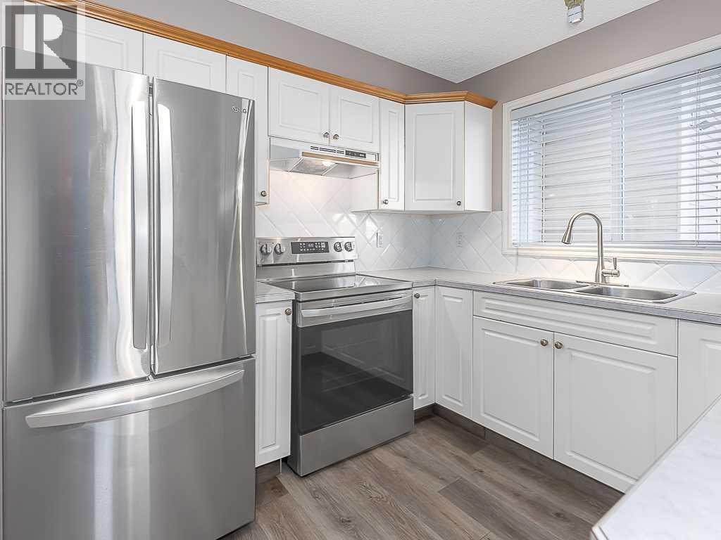 7451 Springbank Boulevard Southwest Property Photo 12