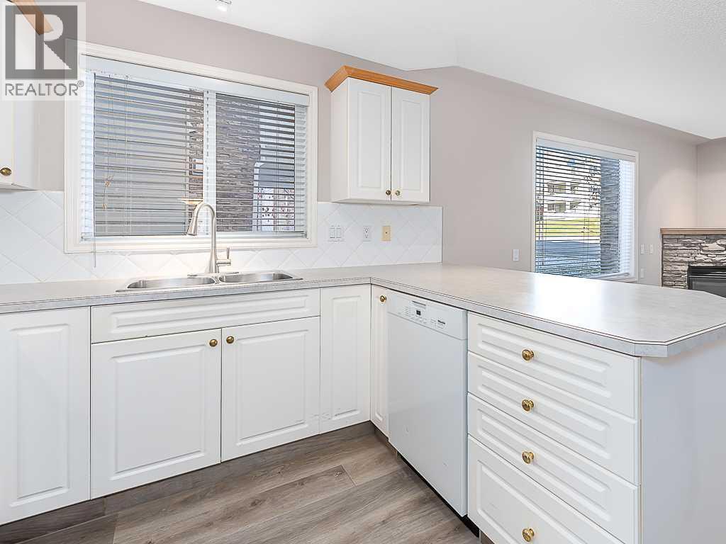 7451 Springbank Boulevard Southwest Property Photo 14