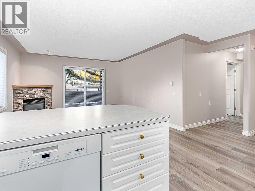 7451 Springbank Boulevard Southwest Property Photo 15