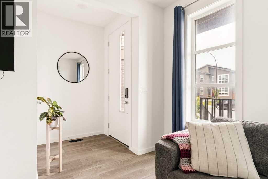 39 Howse Rise Ne Property Photo 2
