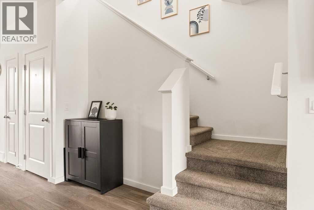 39 Howse Rise Ne Property Photo 6