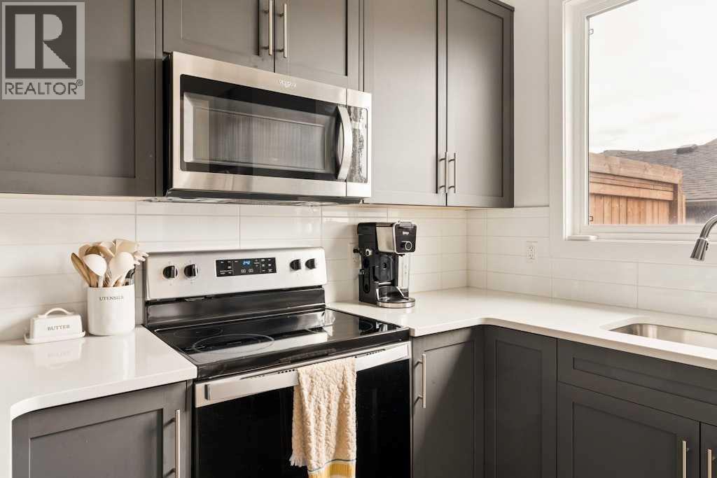 39 Howse Rise Ne Property Photo 12