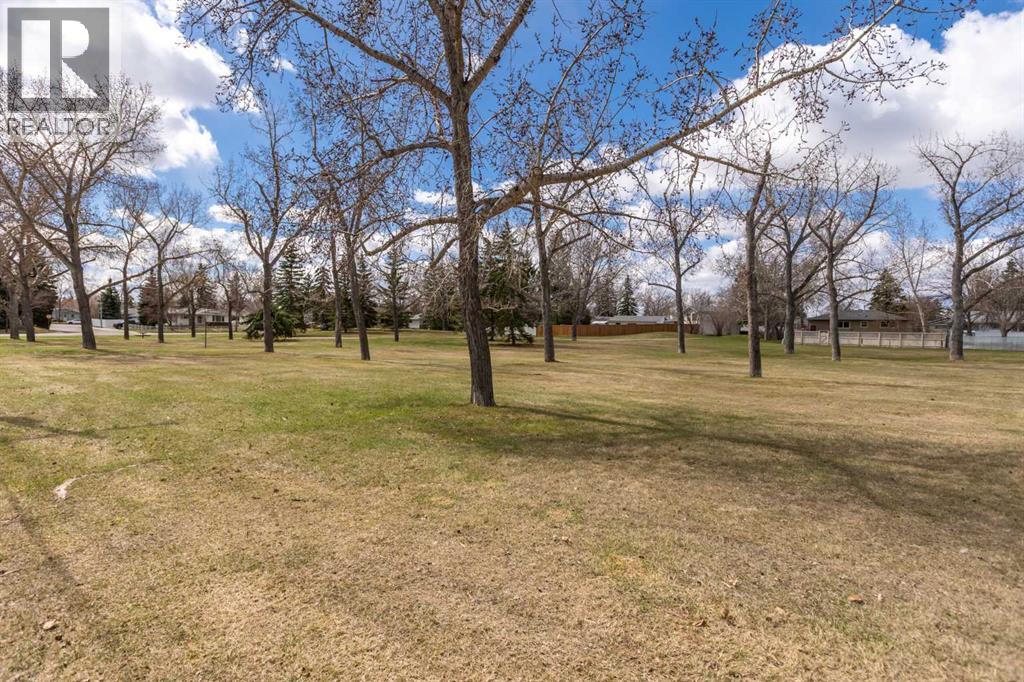 6619 18 Street Se Property Photo 2