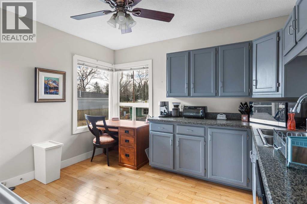 6619 18 Street Se Property Photo 4