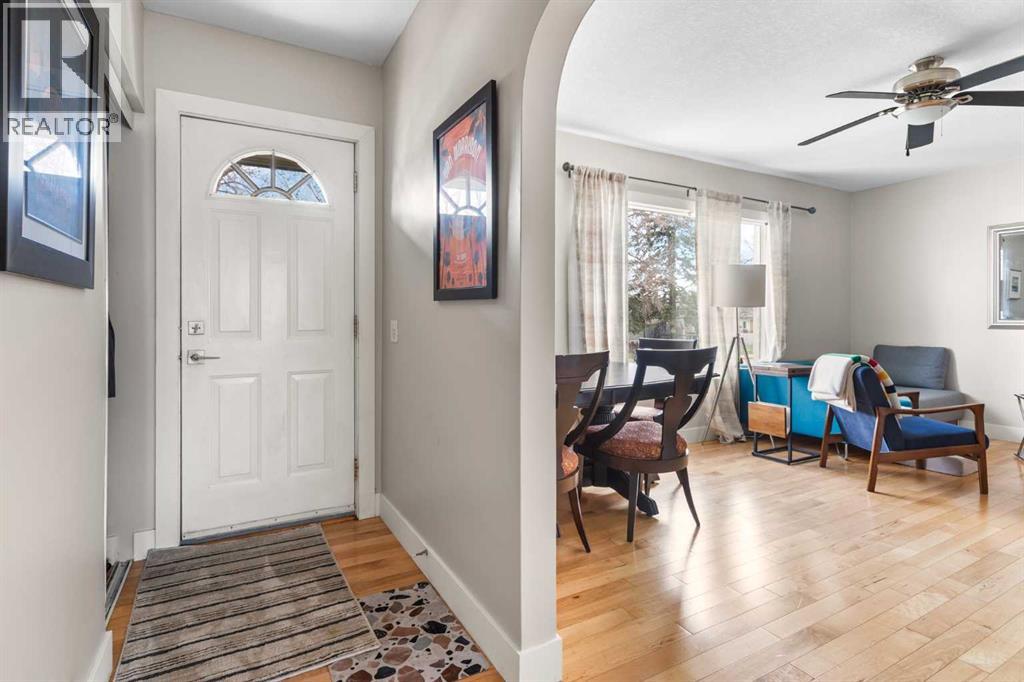 6619 18 Street Se Property Photo 6