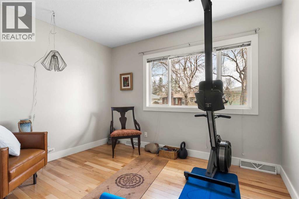6619 18 Street Se Property Photo 11