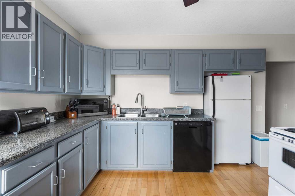 6619 18 Street Se Property Photo 14