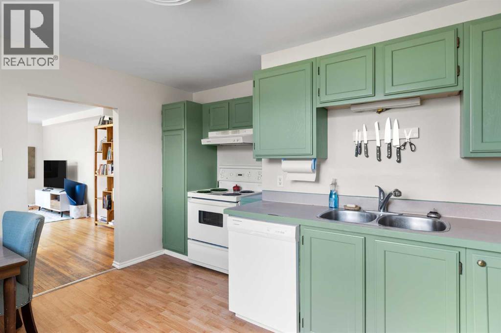 6619 18 Street Se Property Photo 18