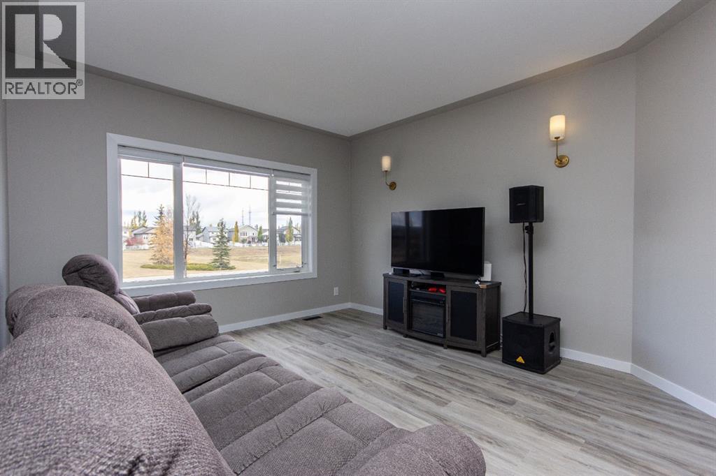 55 Viscount Drive Property Photo 3