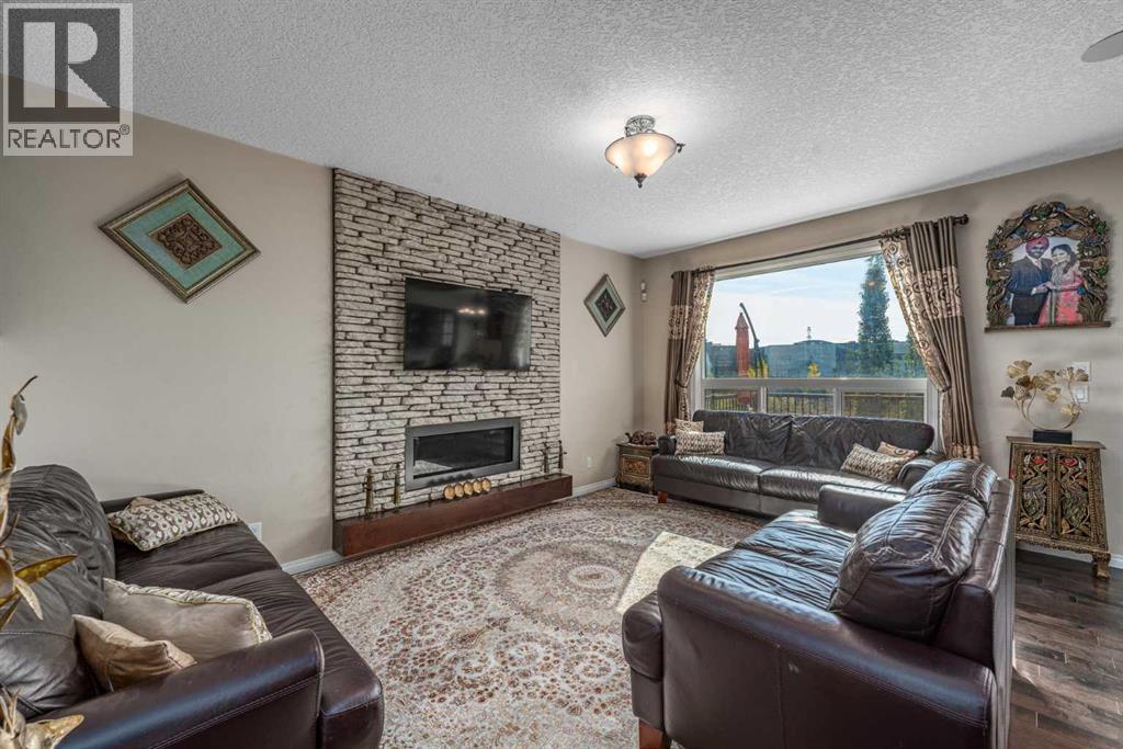 66 Nolancliff Crescent Nw Property Photo 4