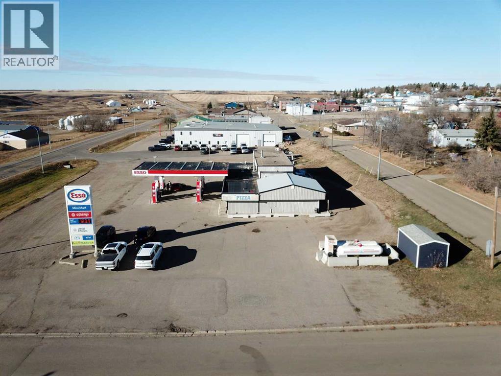 4812 47 Street Property Photo 9