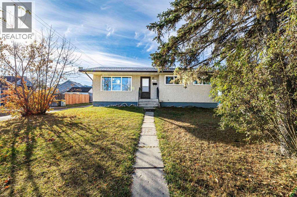 5015 46 Street Property Photo 2