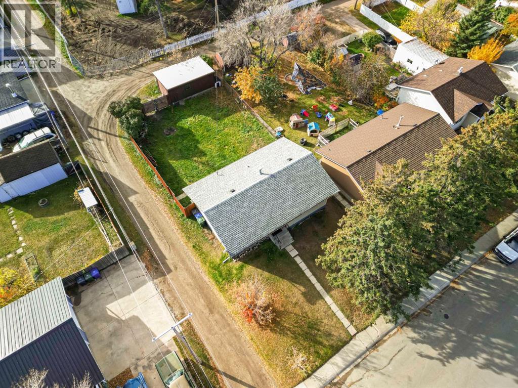 5015 46 Street Property Photo 11