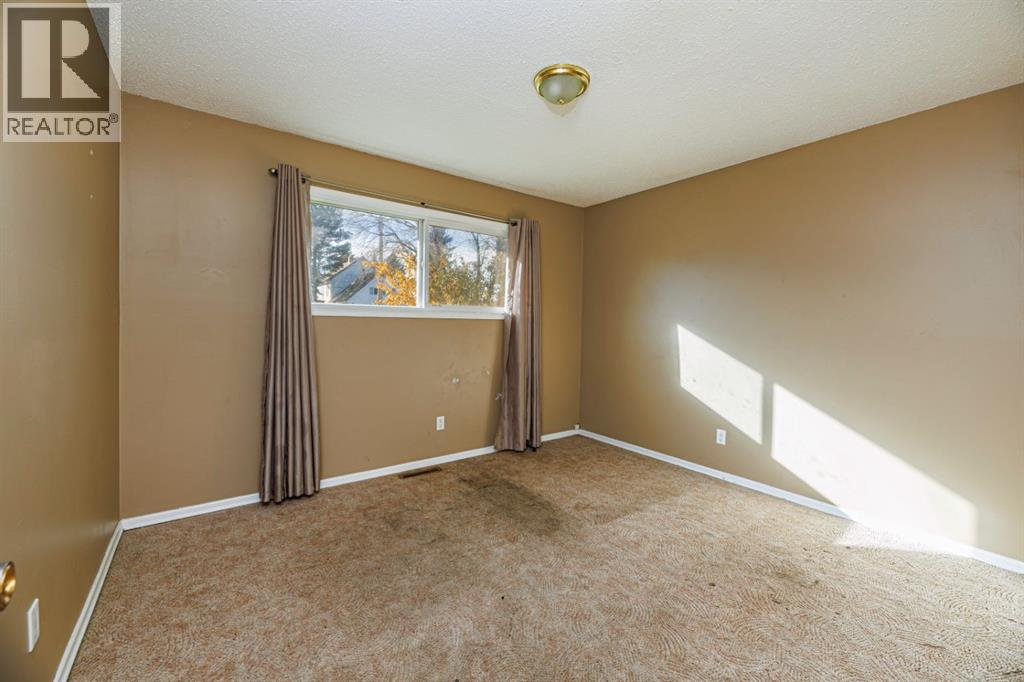 5015 46 Street Property Photo 21