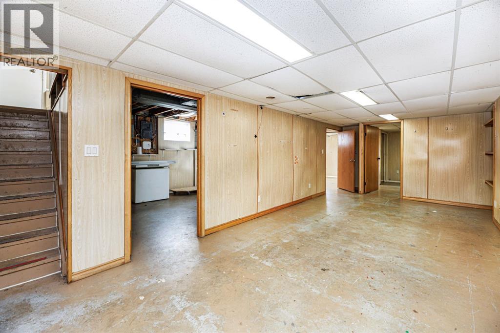 5015 46 Street Property Photo 25