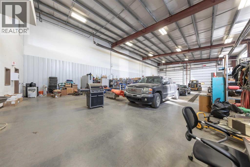 7156 56 Street Property Photo 5