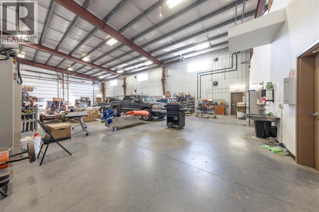 7156 56 Street Property Photo 8