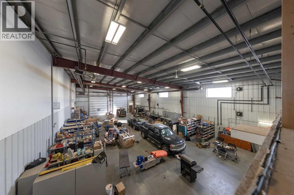 7156 56 Street Property Photo 11