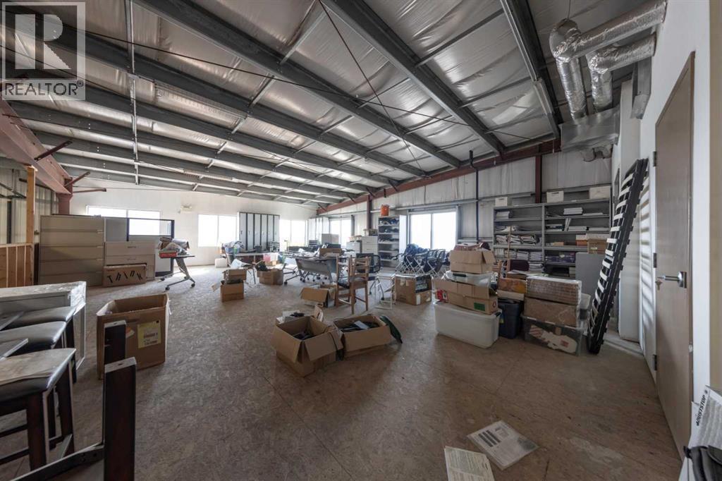 7156 56 Street Property Photo 12