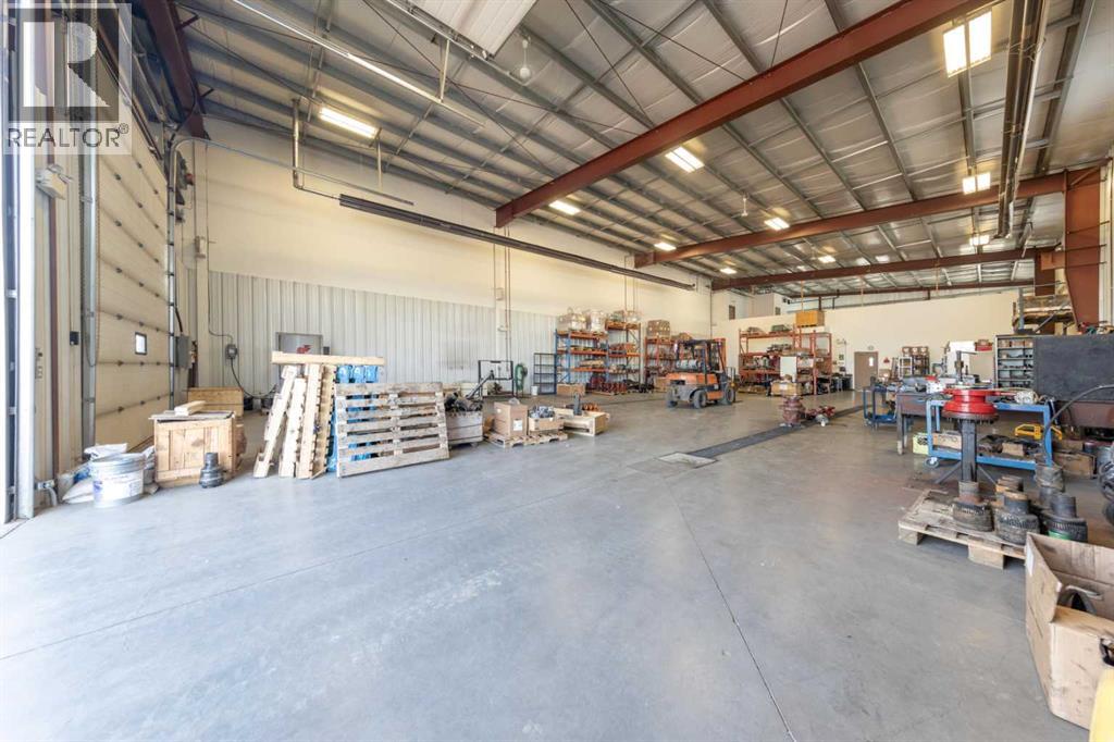 7156 56 Street Property Photo 14